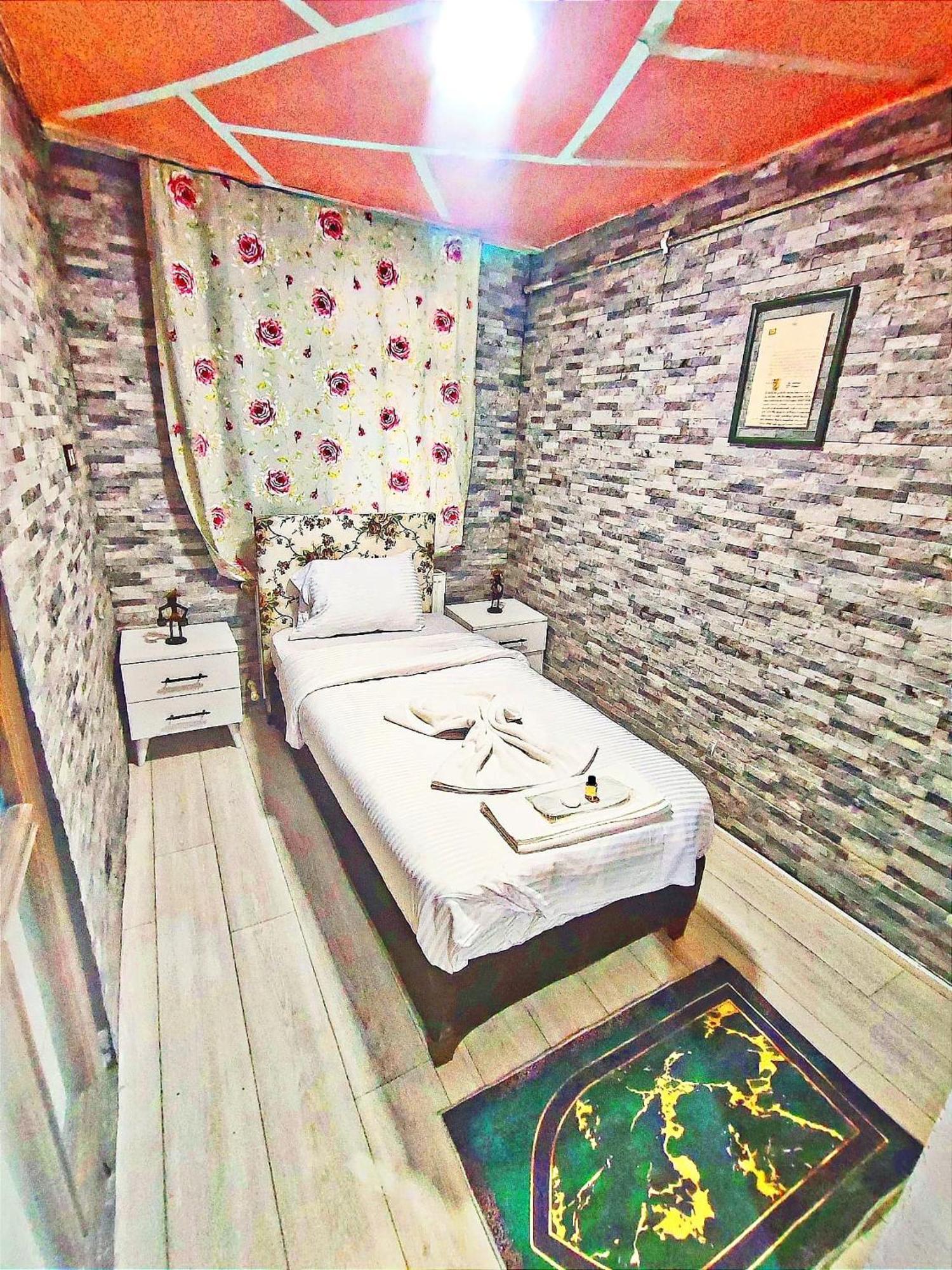 Taksim Ottoman Style Hotel อิสตันบูล ภายนอก รูปภาพ